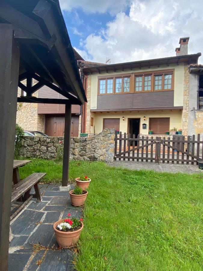 Casa Luisa Biedes, Pilona Villa Infiesto Buitenkant foto