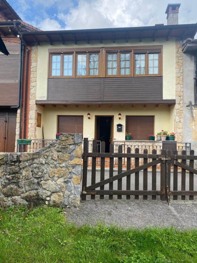 Casa Luisa Biedes, Pilona Villa Infiesto Buitenkant foto