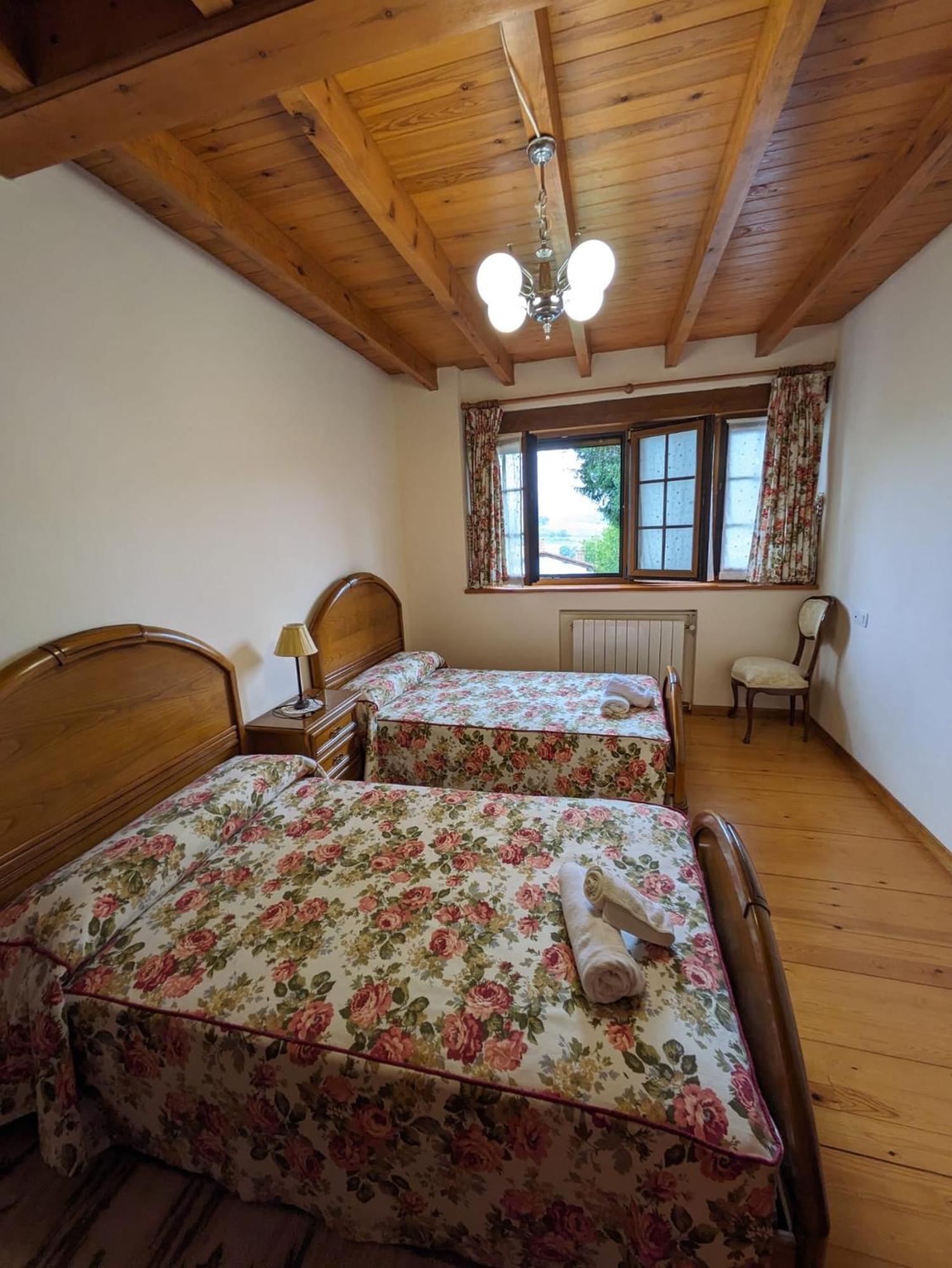 Casa Luisa Biedes, Pilona Villa Infiesto Buitenkant foto