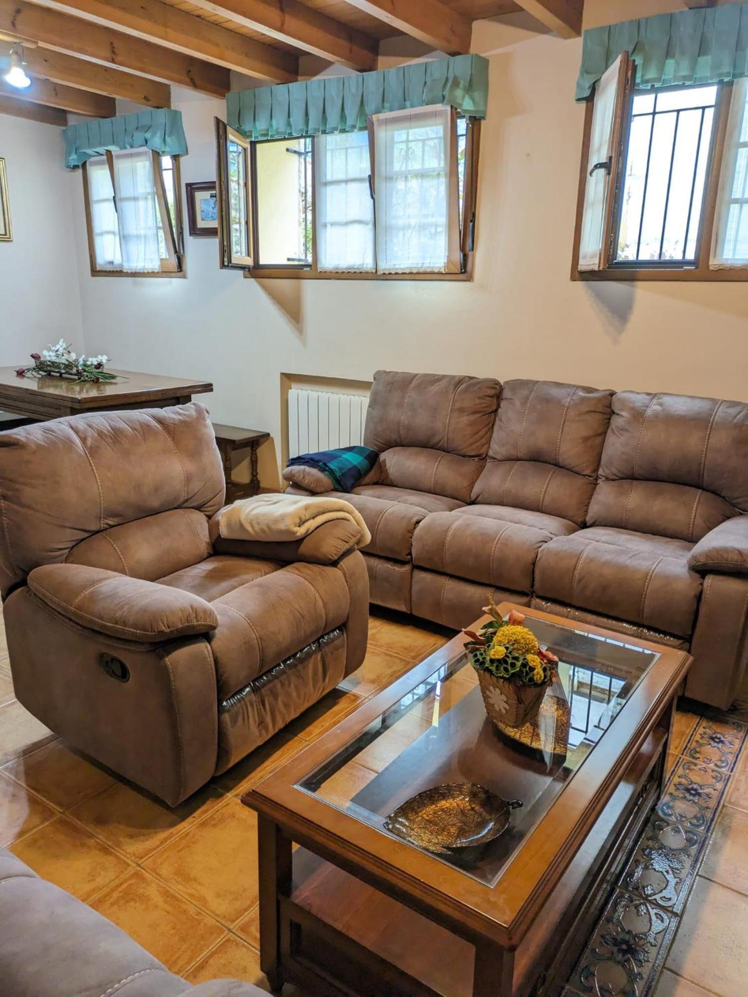 Casa Luisa Biedes, Pilona Villa Infiesto Buitenkant foto