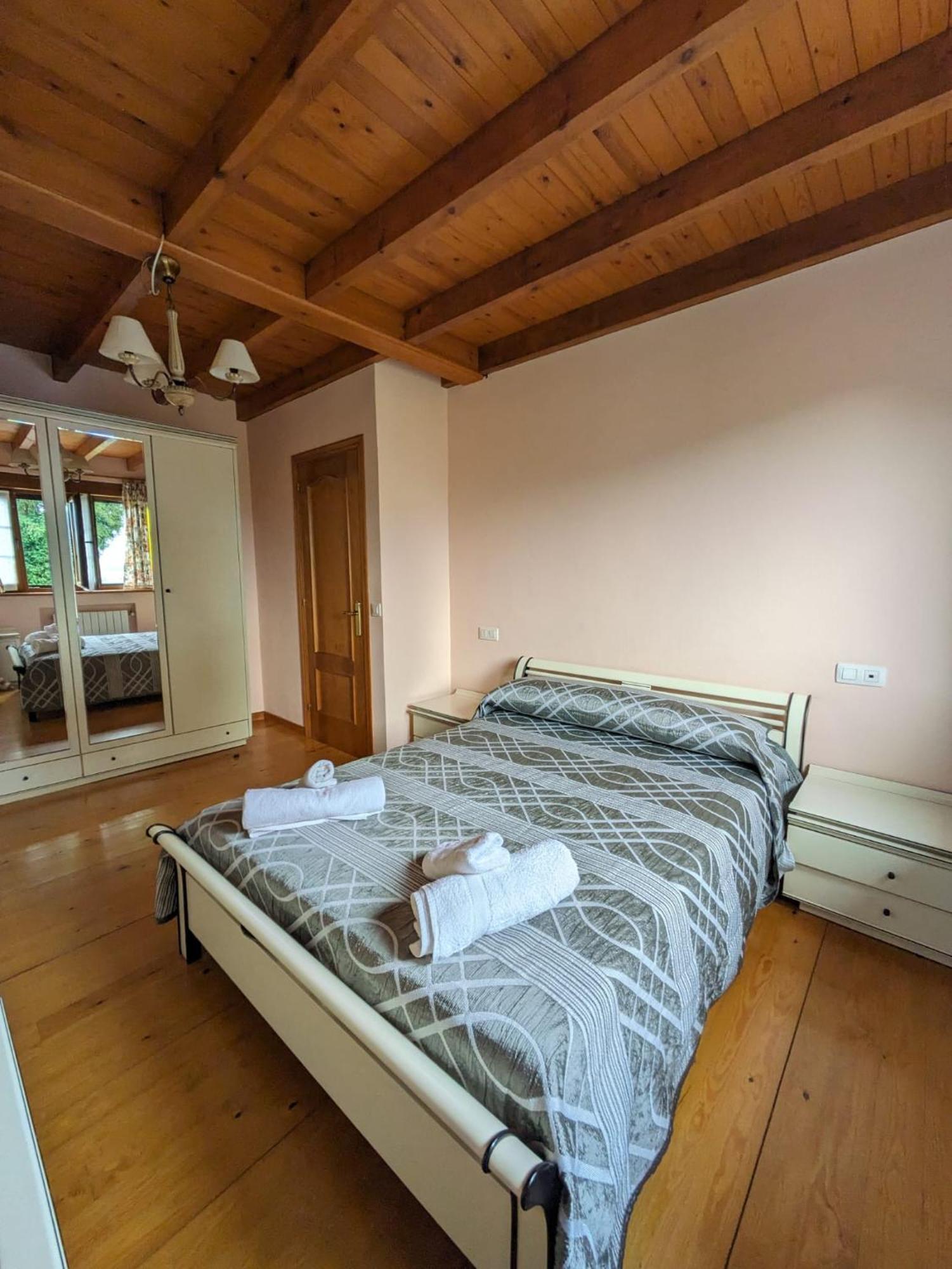 Casa Luisa Biedes, Pilona Villa Infiesto Buitenkant foto