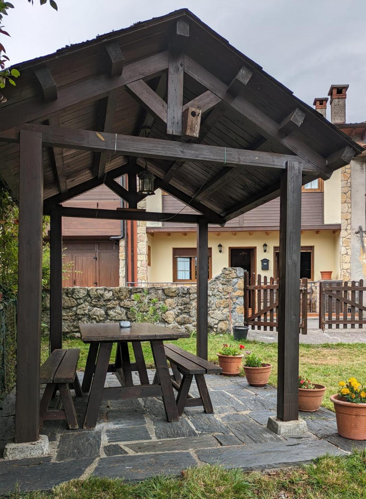 Casa Luisa Biedes, Pilona Villa Infiesto Buitenkant foto